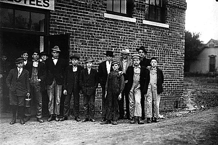child workers at shoe factory in Kirksville, Missouri